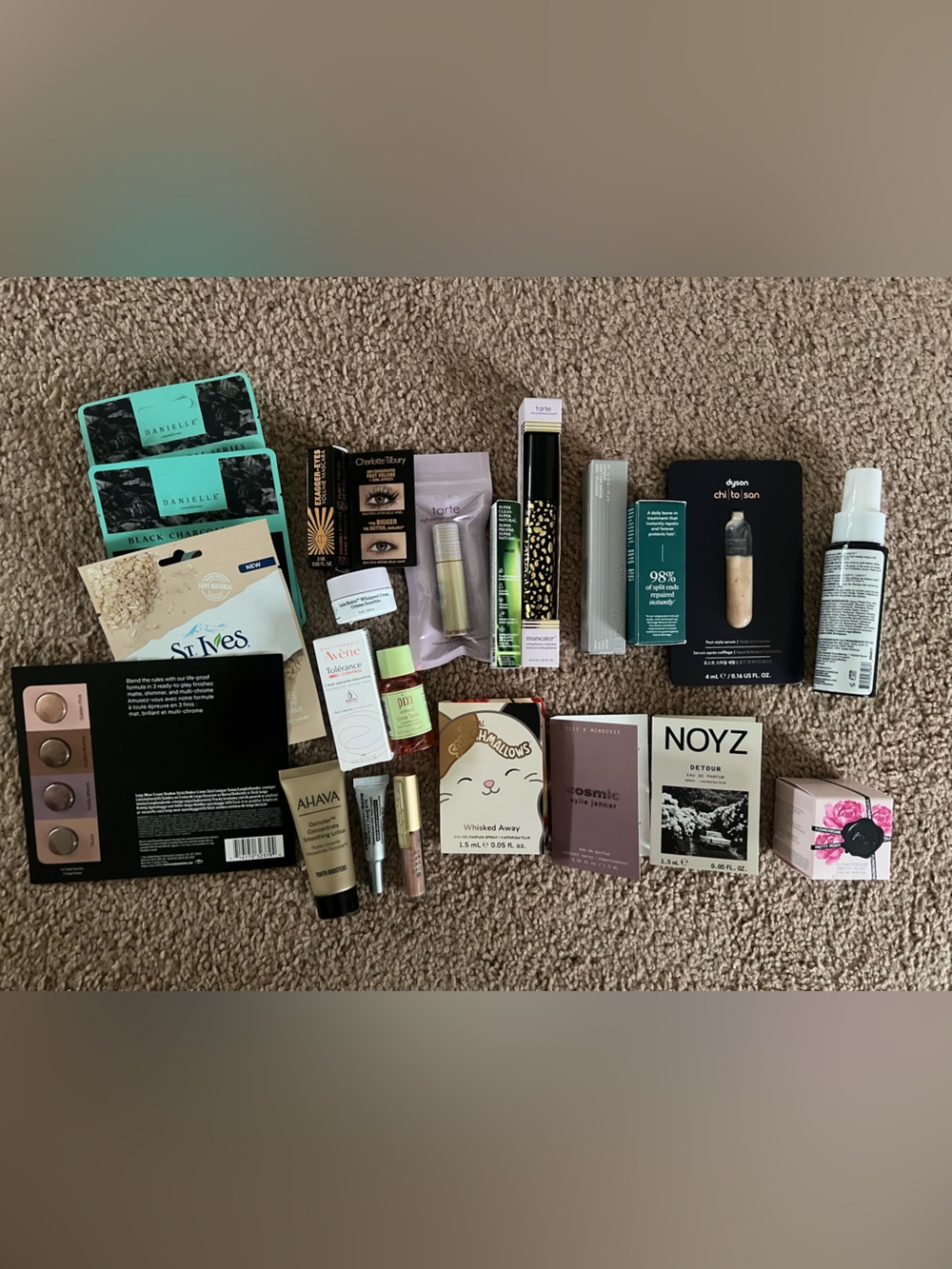 23 piece makeup beauty sample set Full size Tarte mascara